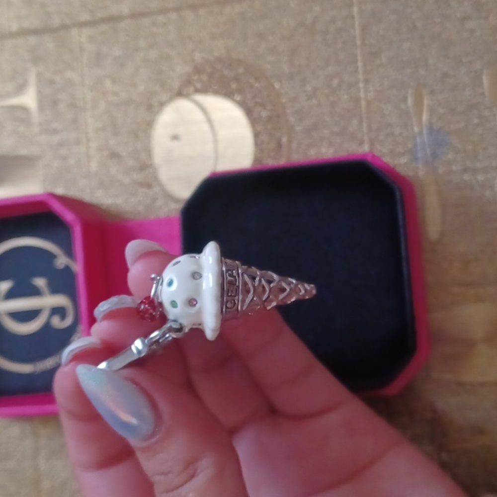 Silver ice cream cone charm